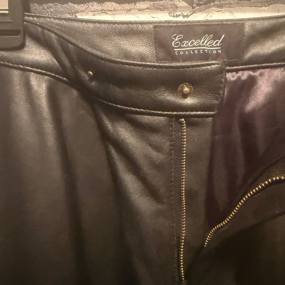 Brand New with tags. soft  leather pants - Picture 5 of 11